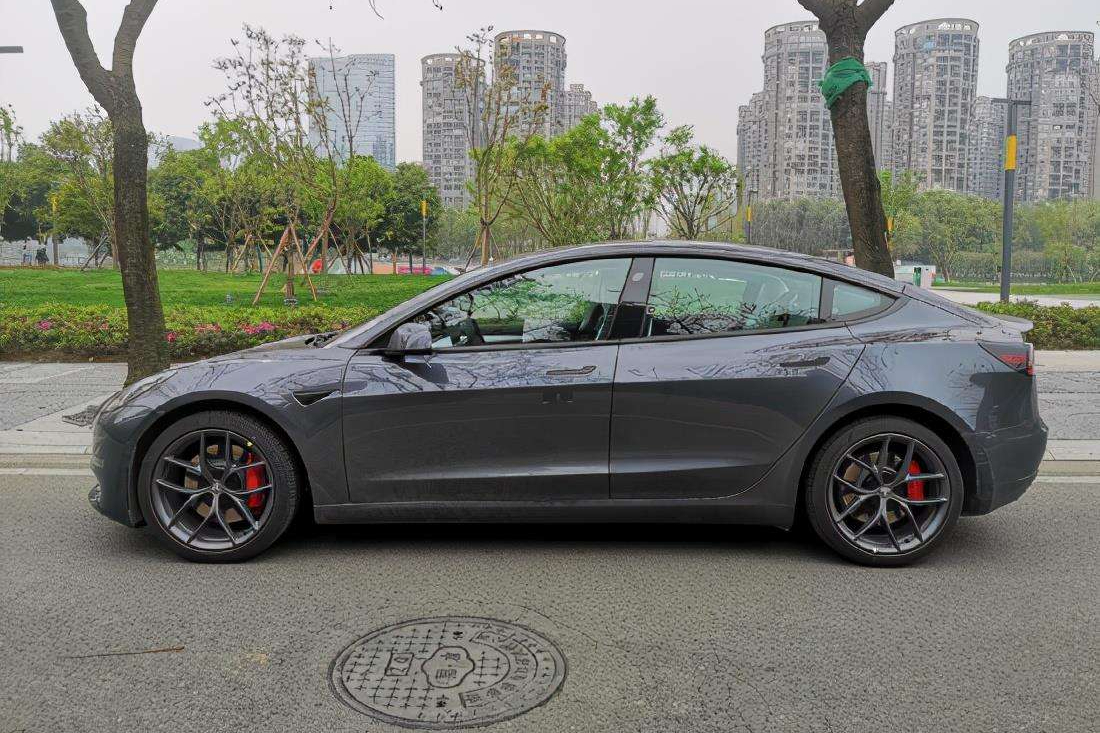 MODEL3官方改裝電動(dòng)尾門，有沒(méi)有兄弟去做了？