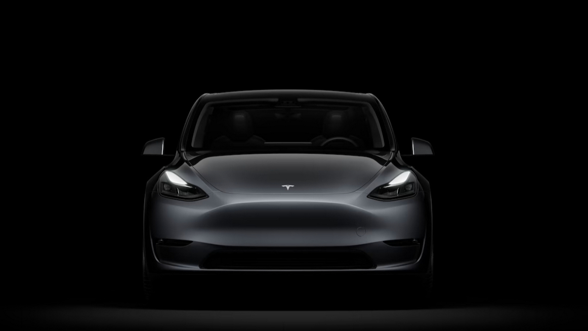 Model Y「杀手」排队上线，特斯拉却在「孤独求败」