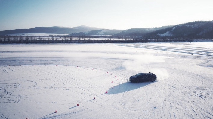 開極氪在冰雪路面的駕駛攻略