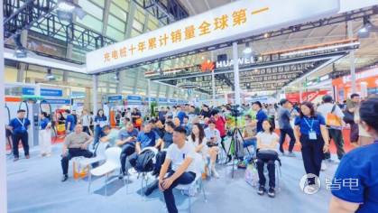 发布会现场人山人海