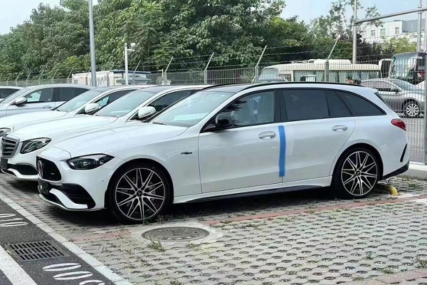 全新梅賽德斯-AMG C43 4MATIC國(guó)內(nèi)無(wú)偽諜照曝光